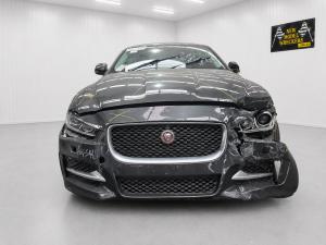 2015 Jaguar Xe X760 2.0DT AJ20D4 EURO 6 AUTO ZF 8SPD RWD R-SPORT image 4
