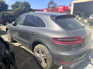 2015 Porsche Macan 95B image 4
