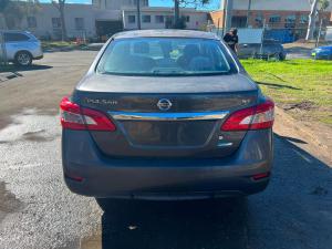 2013 Nissan Pulsar B17 image 4