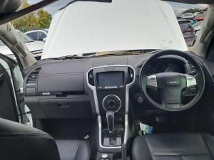 2017 Isuzu Mu X 85GGR image 4