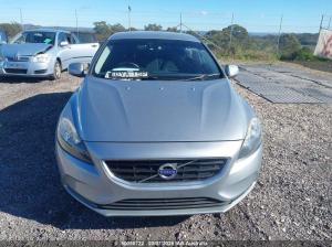 2016 Volvo V40 image 4