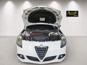 2014 Alfa Romeo Giulietta 1.7T 940A1000 MAN 6SPD FWD QV image 4