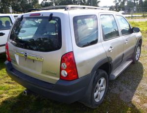 2004 Mazda Tribute image 4