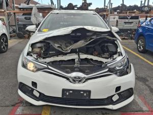 2015 Toyota Corolla ZRE182R image 4