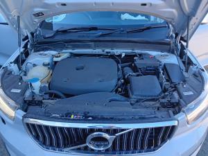 2021 Volvo Xc40 image 4
