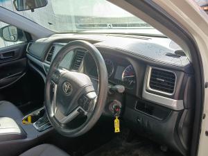 2014 Toyota Kluger XU50 image 4