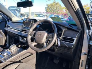 2023 Mitsubishi Outlander DM image 4