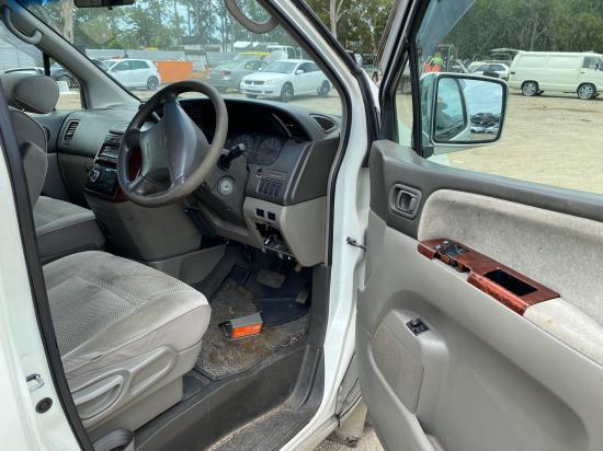 nissan Elgrand 2000 Parts & Wrecking