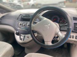 2005 Mitsubishi Grandis image 5