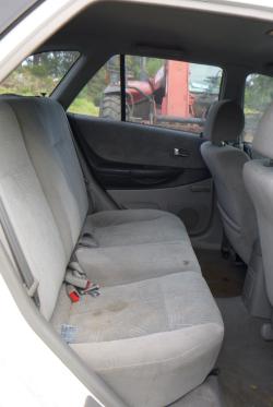 2001 Ford Laser KN image 5