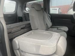 2011 Kia Carnival image 5