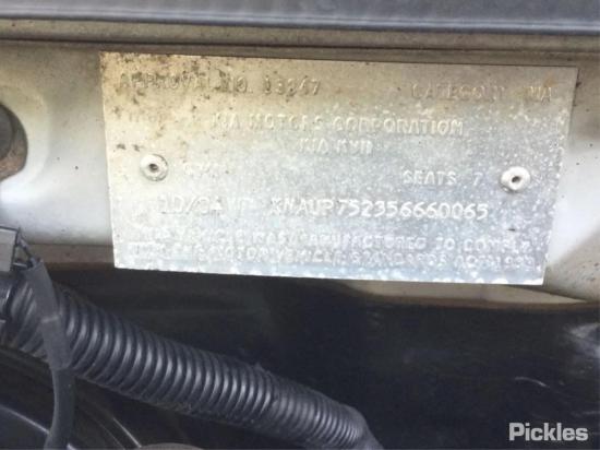 kia Carnival LS Oct 2004 Parts & Wrecking