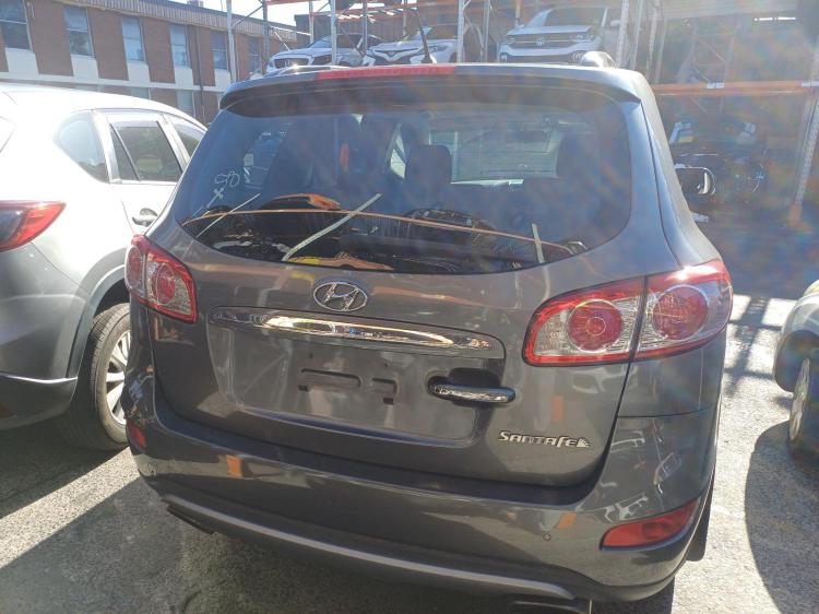 hyundai Santa Fe CM Jul 2011 Parts & Wrecking
