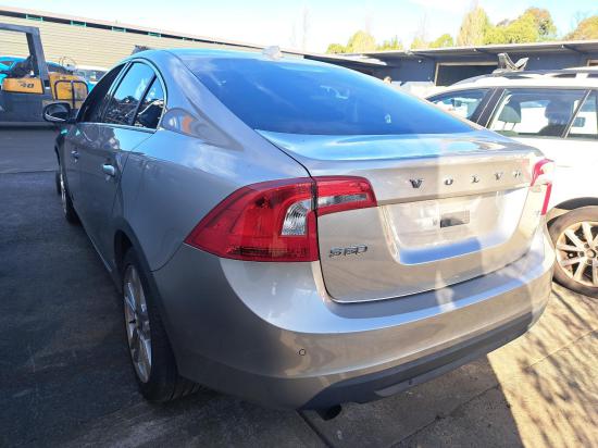 volvo S60 May 2011 LEFT GUARD 