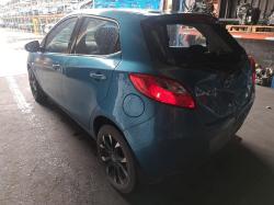 2012 Mazda 2 DE image 5