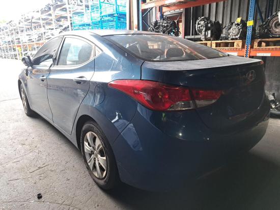 hyundai elantra LEFT RAER DOOR 
