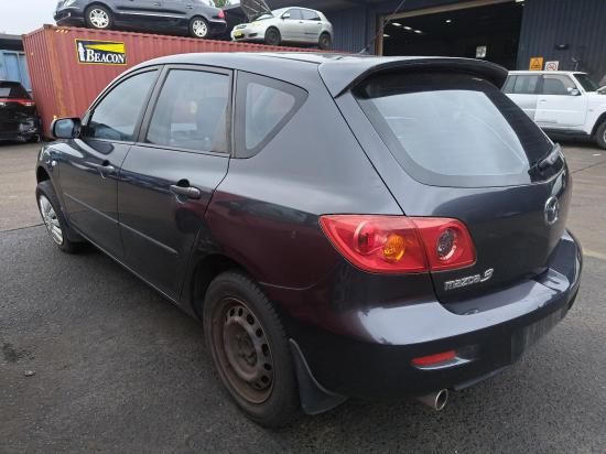 mazda 3 Oct 2005 RIGHT FRONT DOOR 