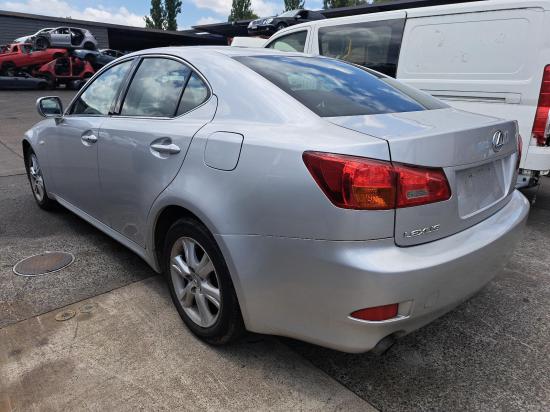 lexus Is250/is250c Dec 2006 FAN 