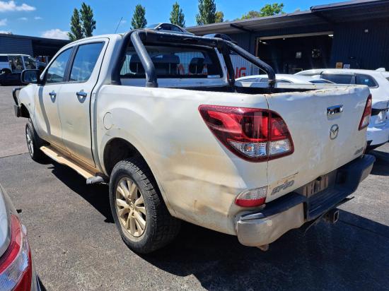 mazda Bt50 Apr 2014 RIGHT FRONT WINDOW REG/MOTOR 