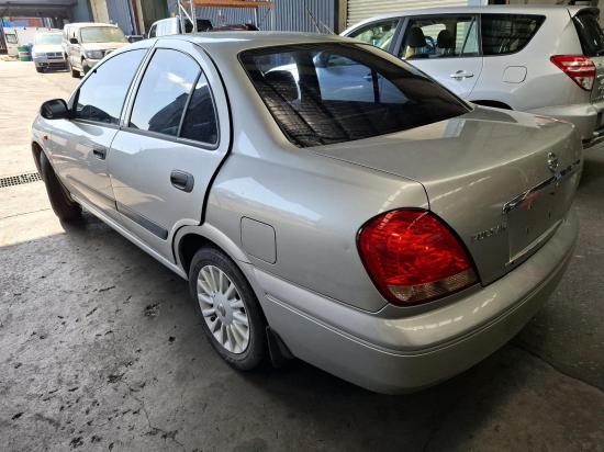 nissan pulsar RIGHT TAILLIGHT 