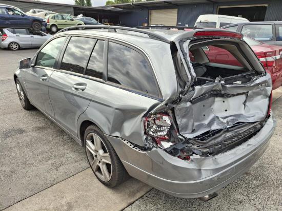 mercedes c class RIGHT FRONT DOOR 