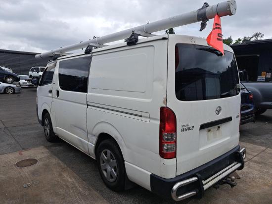 toyota Hiace TRH201R Jul 2007 FRONT BAR BRKT/REINFORCEMENT 