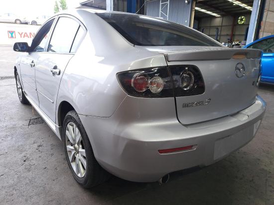 mazda 3 RIGHT REAR DOOR 