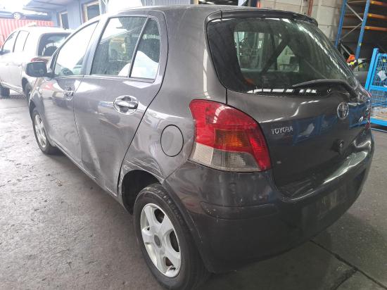 toyota yaris A/C COMPRESSOR 