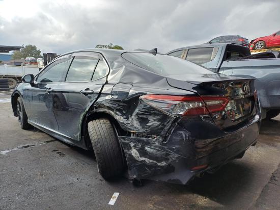 toyota Camry Mar 2021 LEFT HEADLAMP 