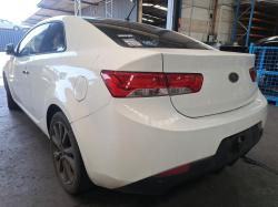 Kia Cerato TD image 5