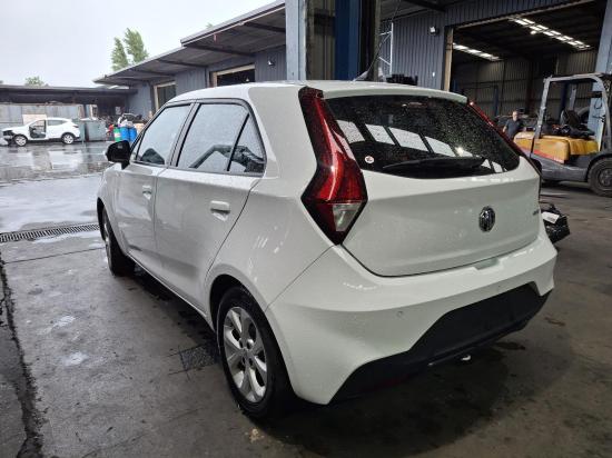 mg 3 Jun RIGHT FRONT STRUT 