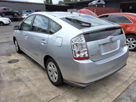 toyota Prius NHW20R Feb 2009 RIGHT GUARD 
