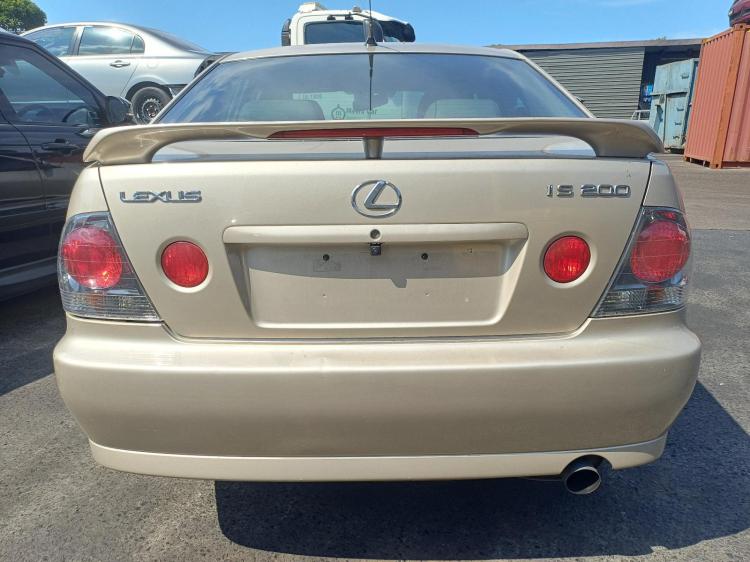 lexus Is200/is300 Apr 2005 Parts & Wrecking