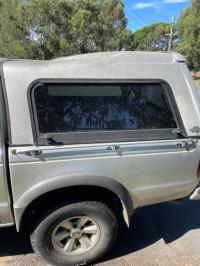 2005 Ford Courier image 5