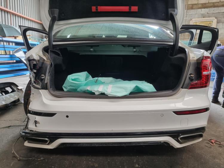 volvo S60/v60 T5 R-DESIGN MK3 2021 Parts & Wrecking