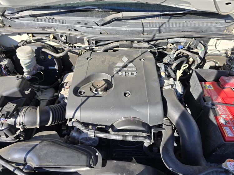 mitsubishi Triton MN GLX-R Jan 2012 Parts & Wrecking