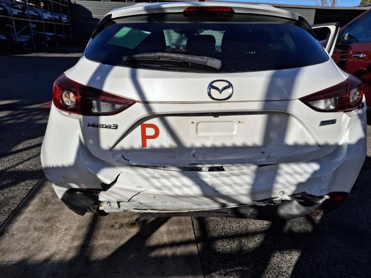 mazda 3 TOURING Oct 2015 Parts & Wrecking
