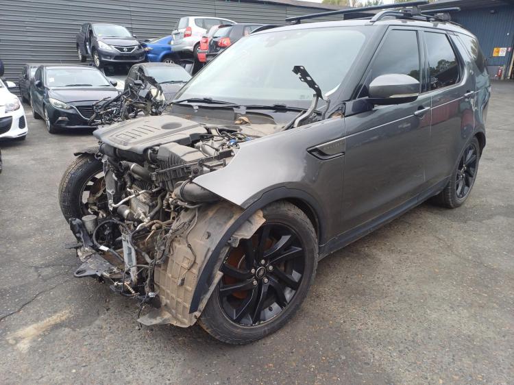 land rover Discovery TD4 SE May 2019 Parts & Wrecking