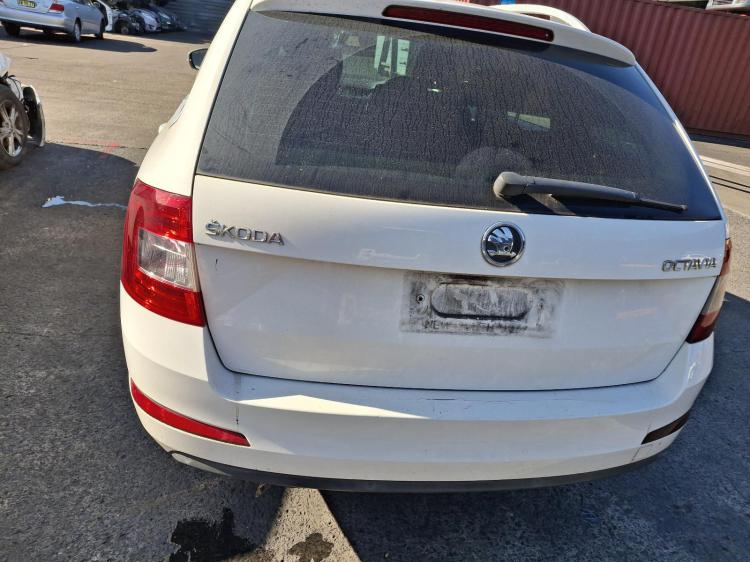 skoda Octavia 132TSI ELEGANCE Jul 2014 Parts & Wrecking