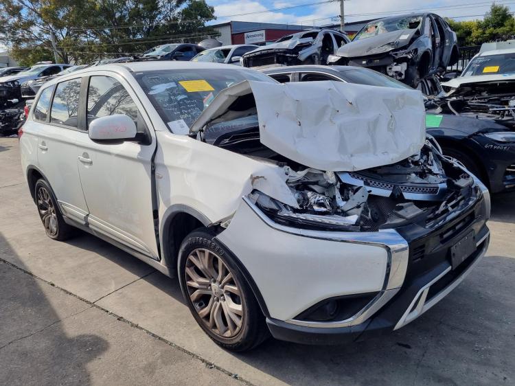mitsubishi Outlander ES 7 SEAT ZL 2020 Parts & Wrecking
