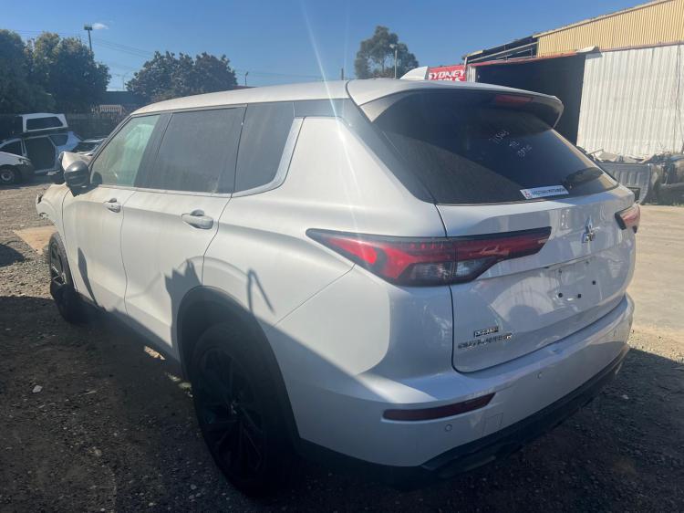 mitsubishi Outlander ZM Nov 2023 Parts & Wrecking