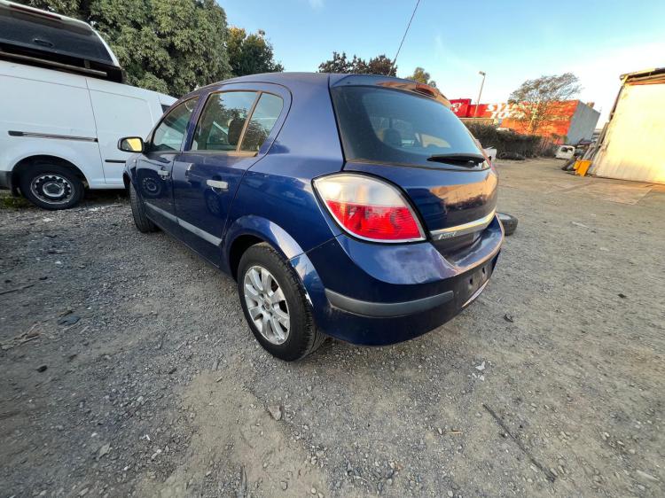 holden Astra AH Oct 2004 Parts & Wrecking