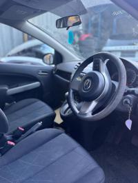 2011 Mazda 2 image 5