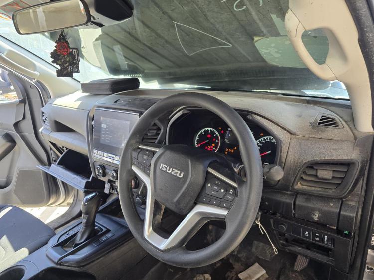 isuzu D Max RG SX Dec 2023 Parts & Wrecking