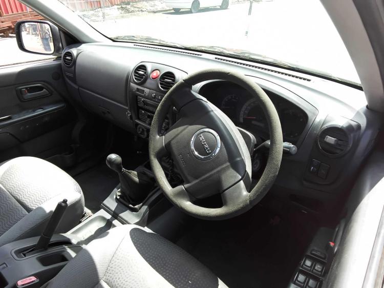 isuzu D Max SX Apr 2012 Parts & Wrecking