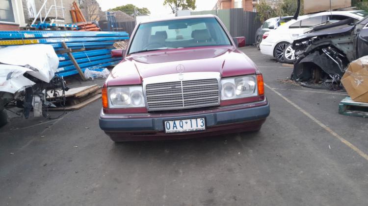 mercedes benz 300e 1990 Parts & Wrecking