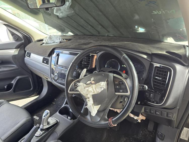 mitsubishi Outlander ZJ ASPIRE PHEV May 2014 Parts & Wrecking