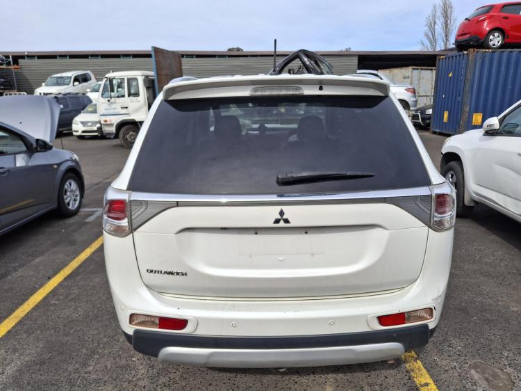 mitsubishi Outlander ZJ Jul 2014 Parts & Wrecking