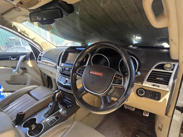 haval H9 LUX 4WD May 2015 Parts & Wrecking