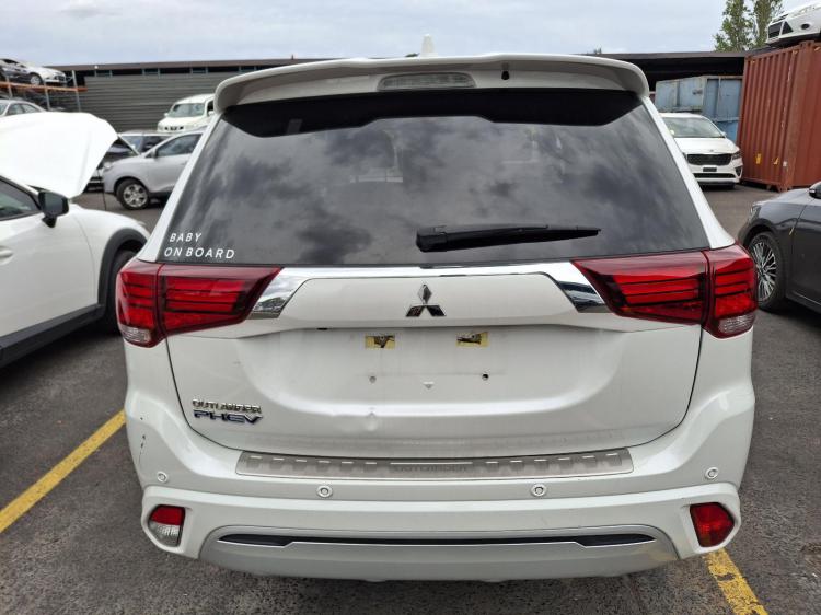 mitsubishi Outlander ZL Aug 2019 Parts & Wrecking